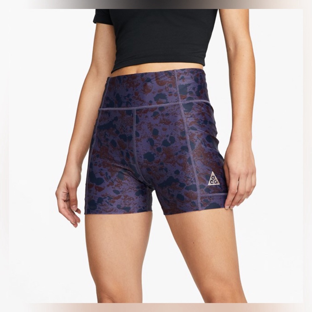NIKE ACG Crater Lookout Bike Shorts - S